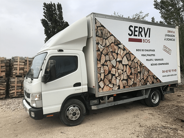 hornbeam firewood 50 cm drye logs on a pallet
