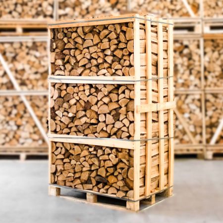 pallet of kiln-dried split oak firewood 33cm
